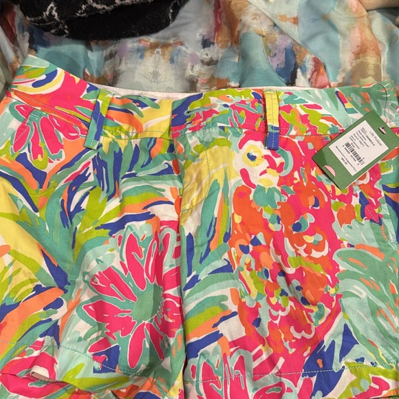 Lilly Pulitzer Pants - Lilly Pulitzer Vibrant Floral Women's Callahan Shorts